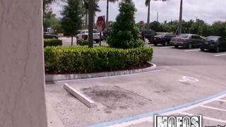 Pick-up sex with an unfamiliar girl turns hot