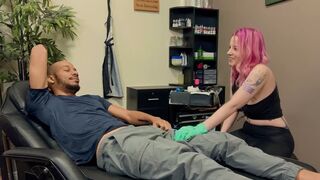 Fun with a tattooed guy and his impressive size