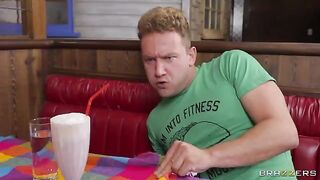 Anal sex in the greasy diner toilet is too hot