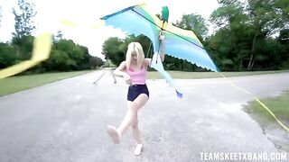 A girl can’t restrain her nymph desire to fuck outdoors