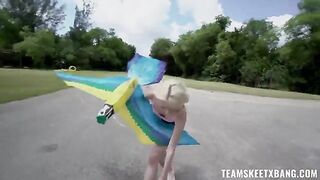 A girl can’t restrain her nymph desire to fuck outdoors