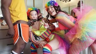 A threesome sex with an equal distribution of pleasure is guaranteed