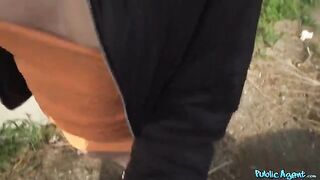 Lost phone of hot Italian brunette caused her to visit a familiar guy