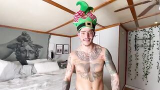 A blonde woman has a rough sex with a man on Christmas