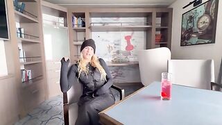 A pretty woman came to the office to discuss a personal plan