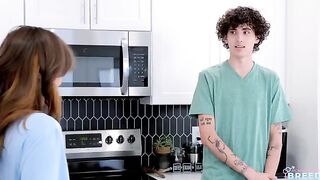 A mom who knows how to surprise with an incredible skill