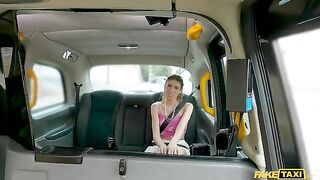 A man has sex with a prostitute in the car, the girl groans