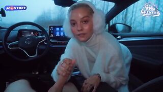 College slut sucks a stranger's cock in the car after eye contact