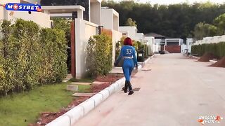 She gets a hard cock in her wet pussy while doing cosplay