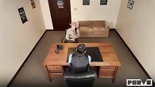 I received a briefing from the sexy sister in a compromising position