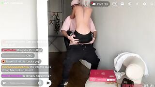 The pizza delivery guy oiled and fucked the cute Eva Elfie