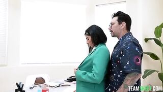 A girl gets a special treatment for her anal cancer. A very interesting video!