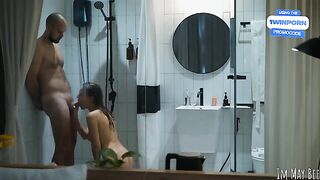 A shower stall for two is just right, especially in HD