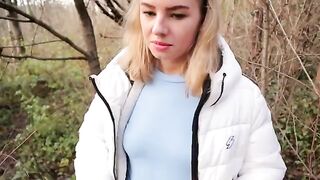 Petite Ava Monn risks getting caught for blowing a stranger in the park