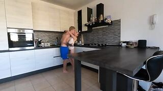 She squirts and rewards me with a blowjob for her clitoral sucking - Dialoghi Italiano