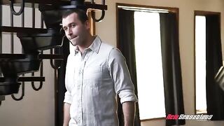 Skinny stepbrother fucks the cum hungry hole of Chloe Cherry